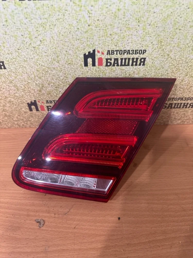 Фонарь внутренний Mercedes E-Class 2015 A2129061003 W212 651.924, правый