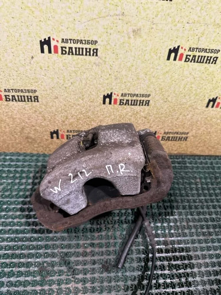 Суппорт Mercedes E-Class 2015 A2044212481 W212 651.924, передний правый