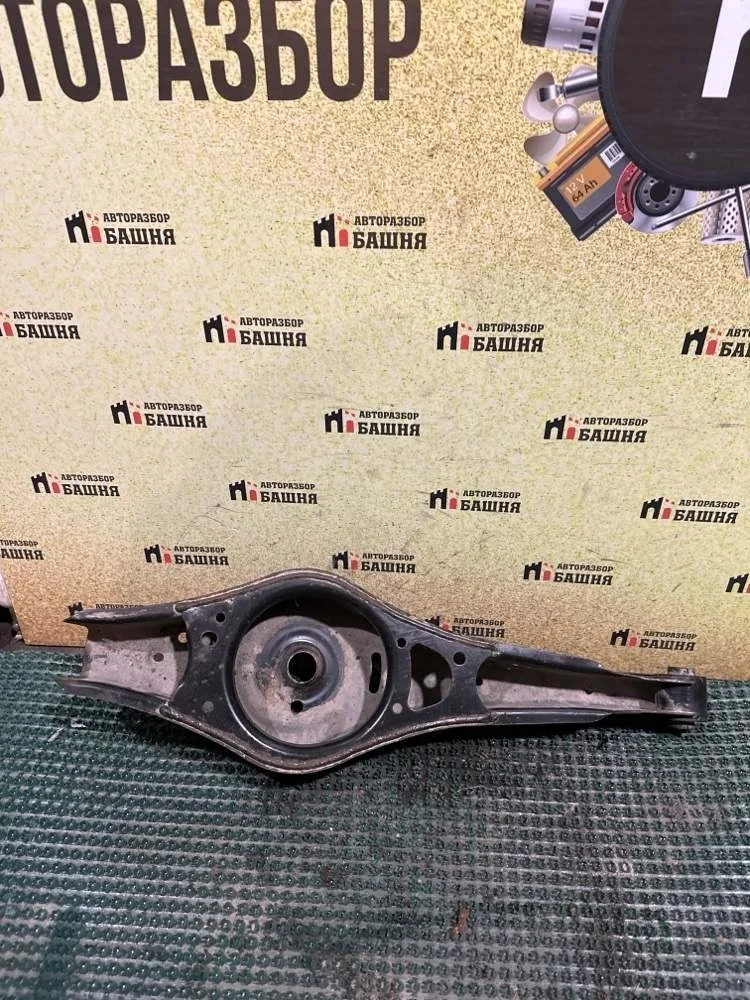 Рычаг поперечный Skoda Yeti 2013 1K0505311AB CBZB, задний