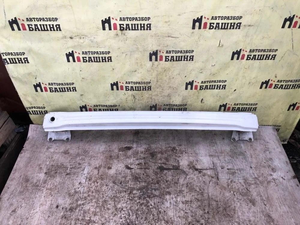 Усилитель бампера Skoda Yeti 2013 5L6807305C CBZB, задний