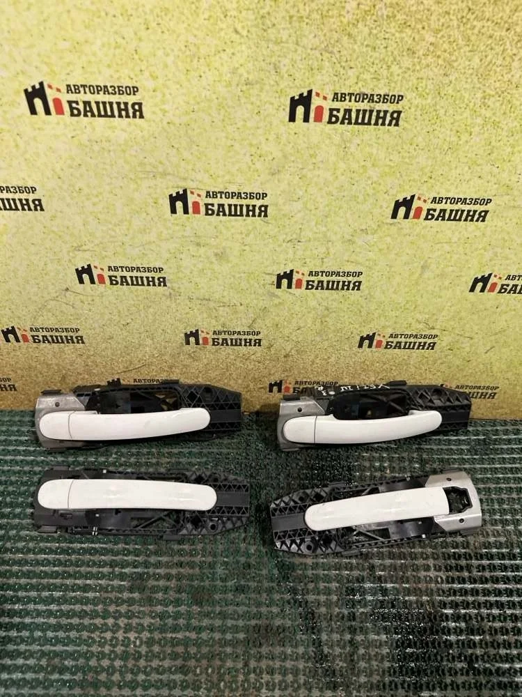 Ручка двери Skoda Yeti 2013 5N0837205M CBZB, задняя правая