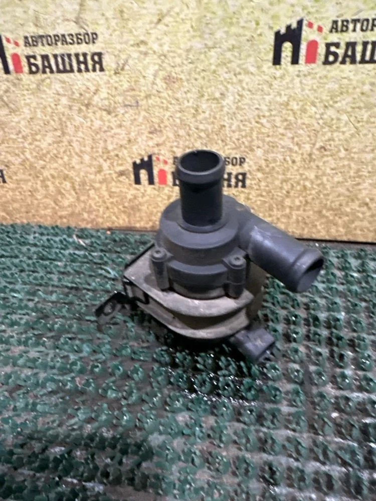 Насос ОЖ дополнительный Skoda Yeti 2013 1K0965561L CBZB