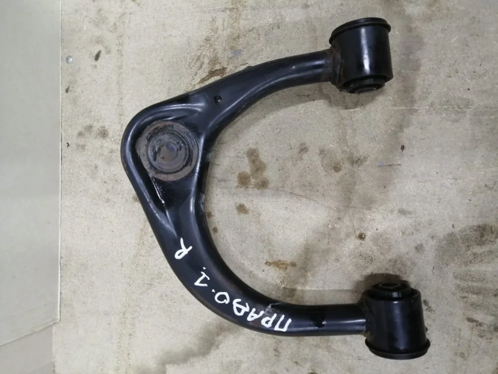 Рычаг подвески верхний Toyota Land Cruiser Prado 2016 4861060070 150 1GDFTV, передний правый