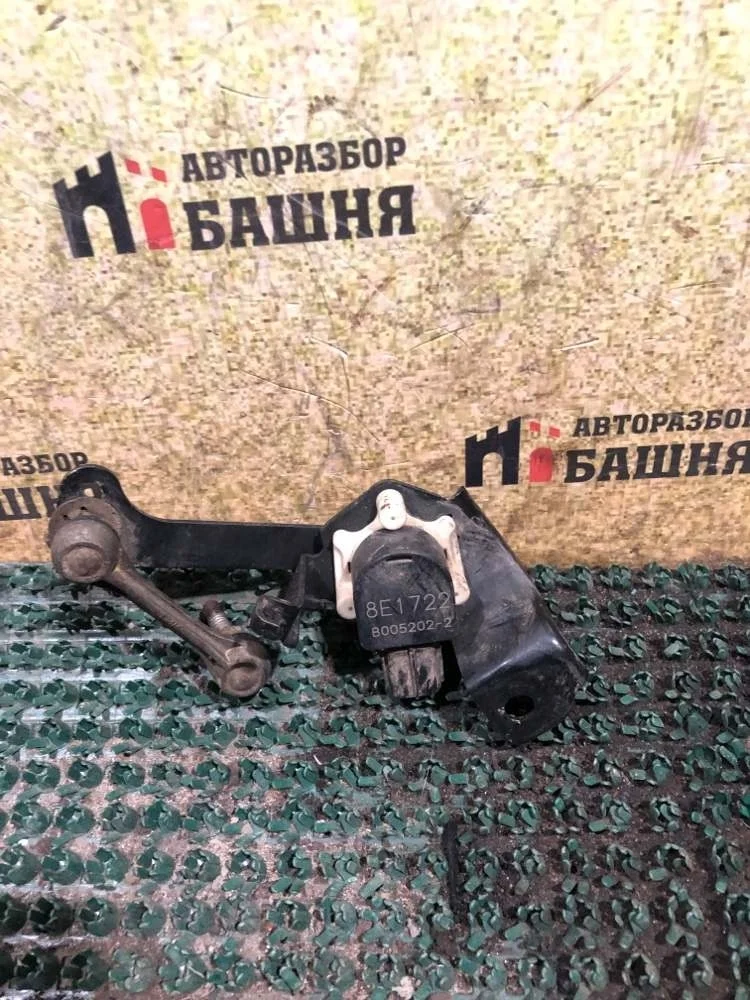 Датчик положения подвески Lexus LX570 2010 8940660030 URJ201 3URFE, передний левый