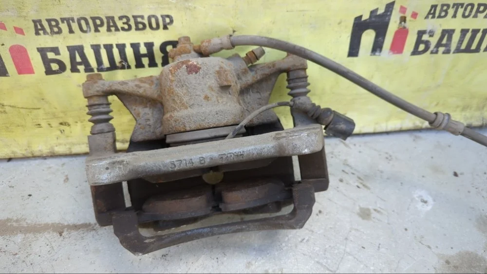 Суппорт Volkswagen Tiguan 2019 8V0615124D 2 CZDA, передний правый