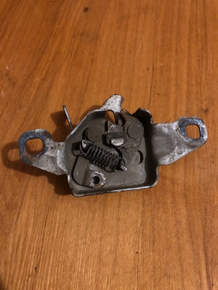 Замок капота Renault Logan 2007 6001547332