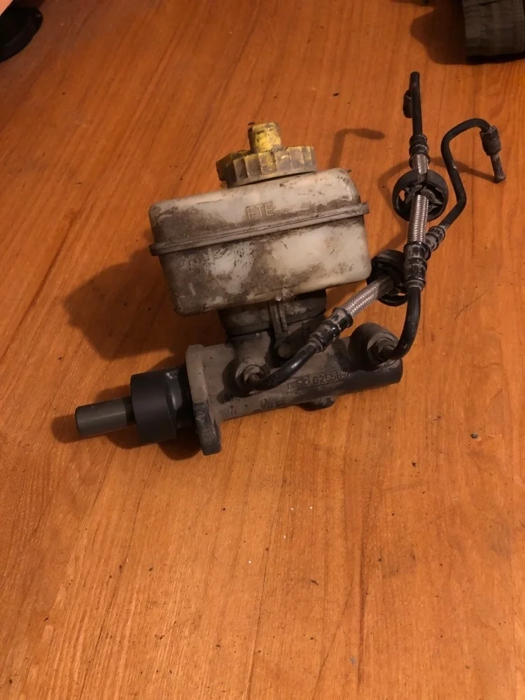 Главный тормозной цилиндр Volkswagen Golf 2001 1J1614019 4