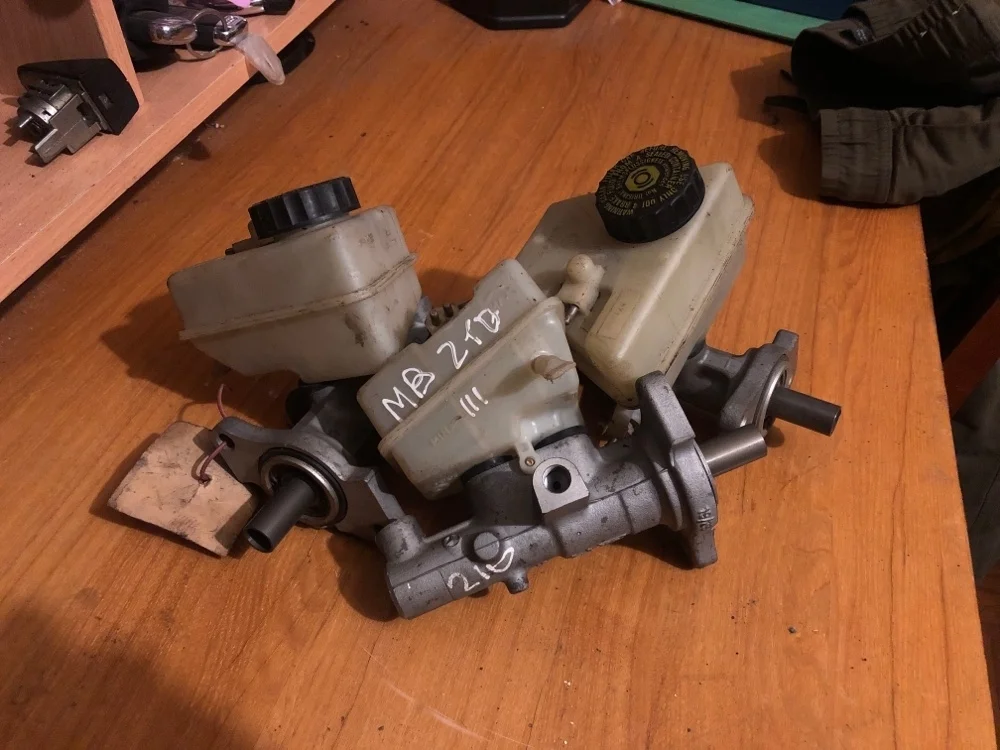 Главный тормозной цилиндр Mercedes E-Class 1998 A0054306501 W210