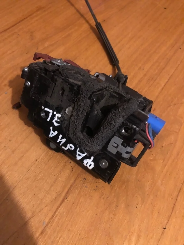 Замок двери Skoda Fabia 2009 6Y0839015A, задний левый