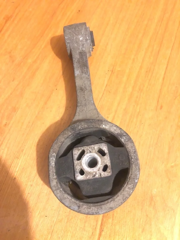 Подушка двигателя Skoda Fabia 2009 6Q0199851, задняя