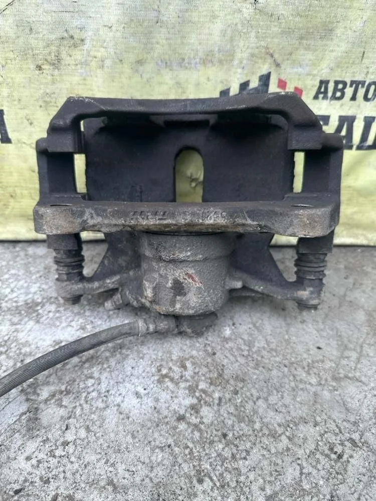 Суппорт Skoda Octavia 2018 8V0615124 A7 CWVA, передний правый