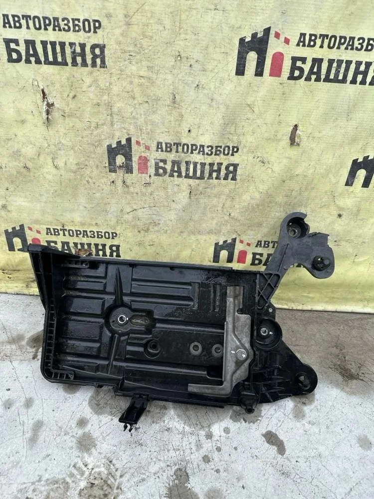 Площадка акб Skoda Octavia 2018 5Q0915331K A7 CWVA