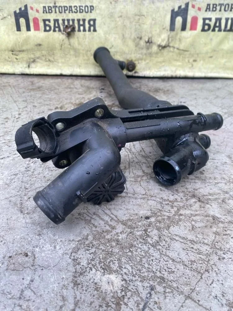 Корпус термостата Skoda Yeti 2010 03F121111A CBZB