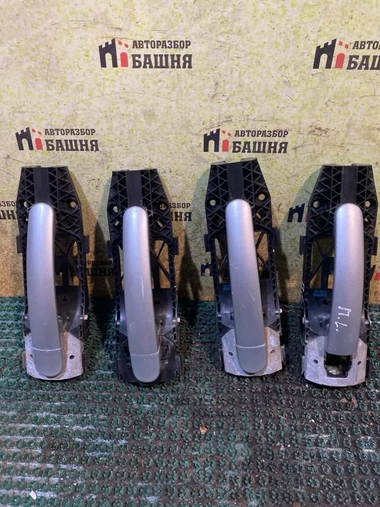 Ручка двери Skoda Yeti 2010 5N0837205F CBZB, передняя левая