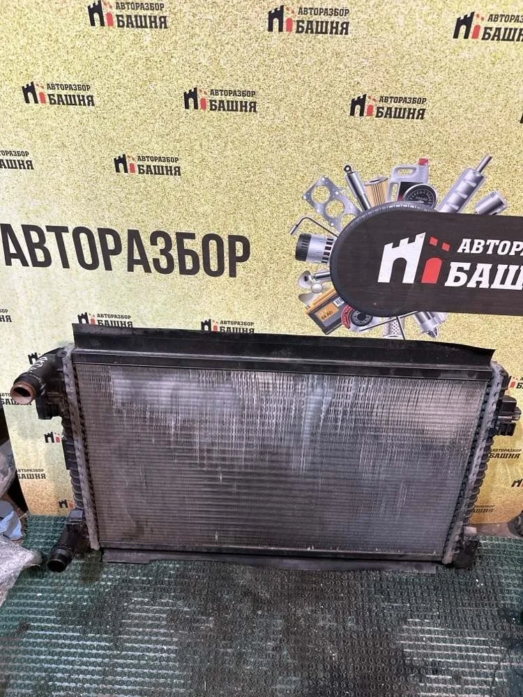 Радиатор охлаждения двс Skoda Octavia 2018 5Q0121251HC A7 CWVA