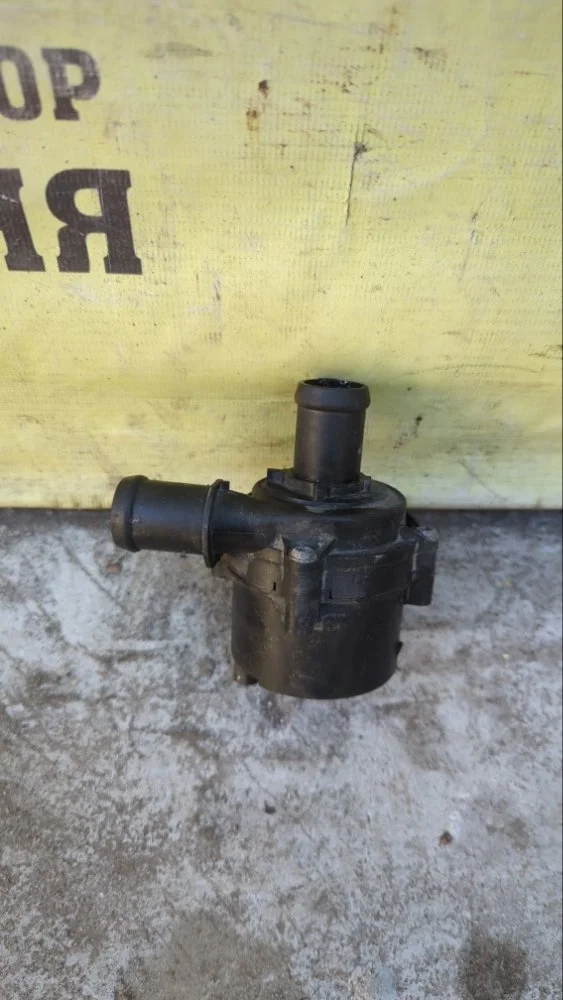 Насос ОЖ дополнительный Skoda Kodiaq 2018 2Q0965567 CZDA