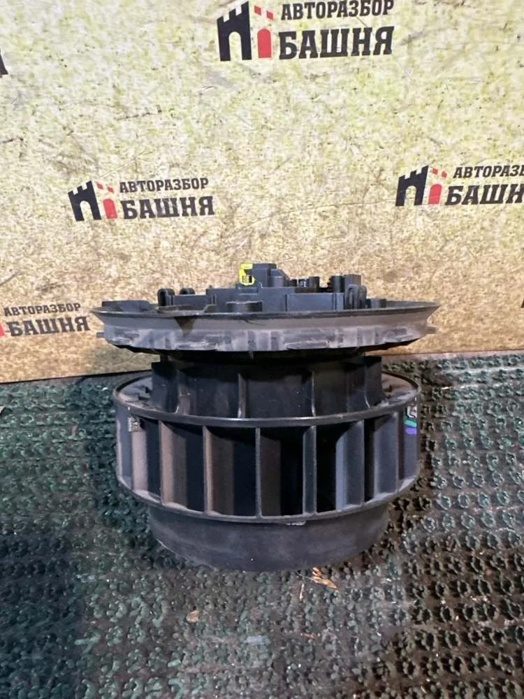 Моторчик печки Mercedes C-Class 2014 A0999062003 W205 274.910