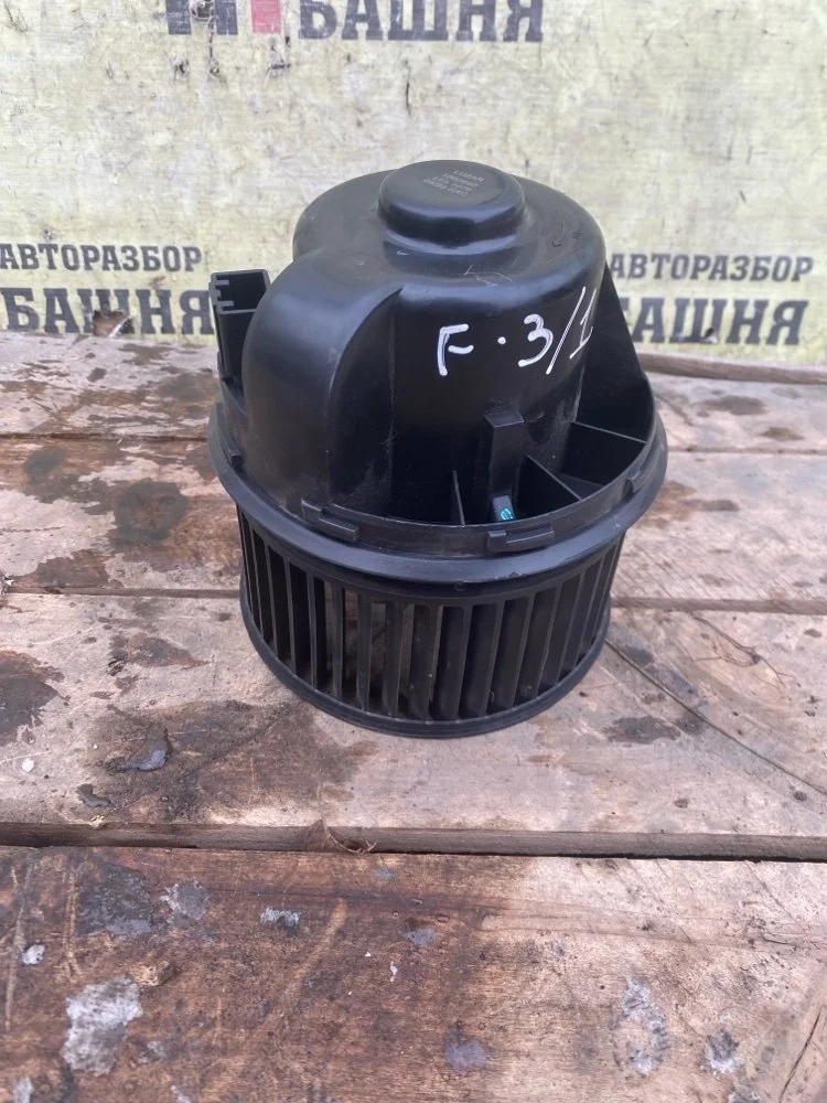 Моторчик печки Ford Focus 2012 1696006 3 PNDA