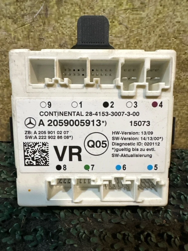 Блок управления дверьми Mercedes C-Class 2014 A2059006313 W205 274.910