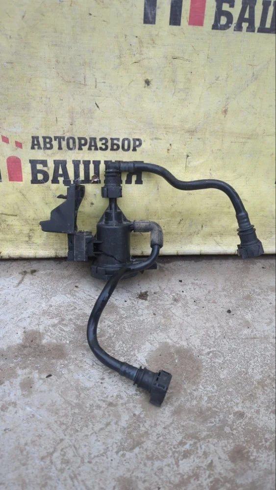 Клапан вентиляции топливного бака Mercedes C-Class 2014 A0014760532 W205 274.910