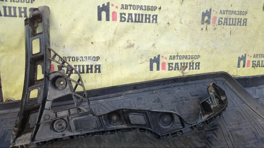 Кронштейн бампера Volkswagen Polo 2019 6RU898393B 5 CWVB, задний правый