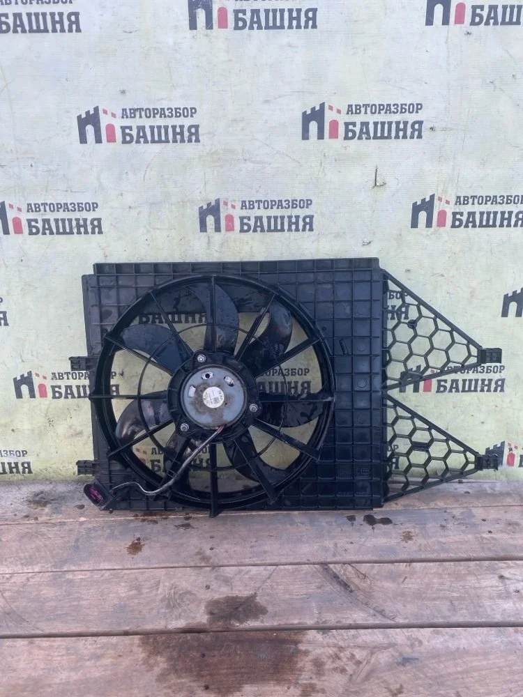 Диффузор радиатора Skoda Rapid 2017 6RU121207B CWVA