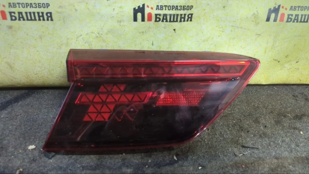 Фонарь внутренний Volkswagen Tiguan 2020 5NA945307D 2 DBGC, левый