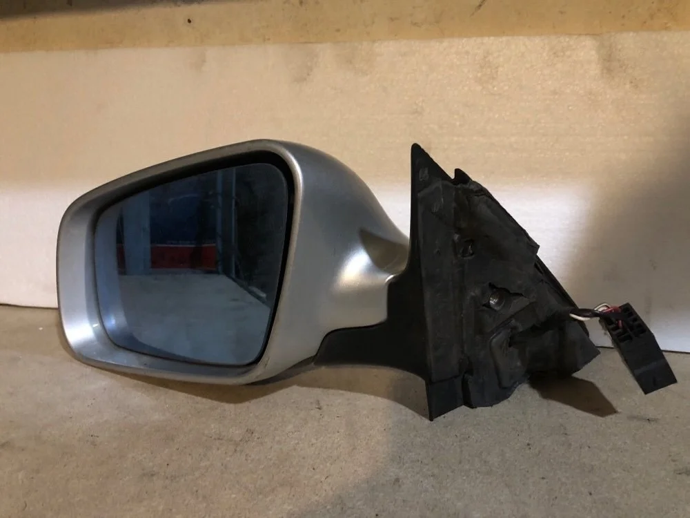 Зеркало Audi A4 1998 8D1858531 B4, левое