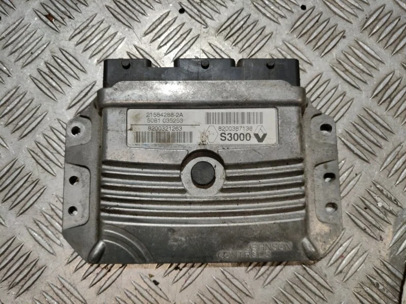 Блок управления двигателем Renault Megane