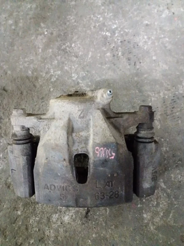 Суппорт передний левый Toyota Rav 4 (Xa30) (2005-2014) 2006 4775042090 2.0 I 1AZFE