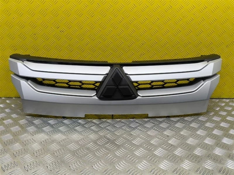 Решетка радиатора Mitsubishi L200 (2015-2022) 2020 7450B291HA