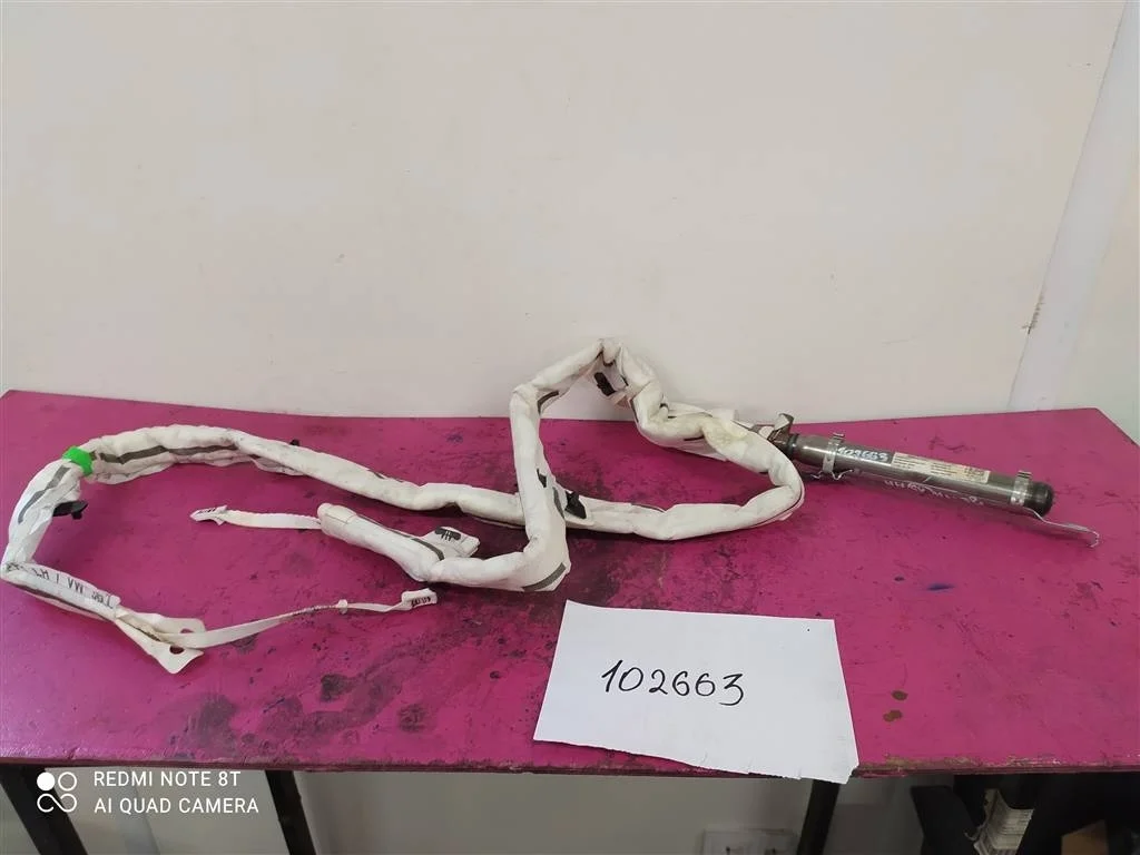 Шторка безопасности левая VW Jetta 6 2011-2014