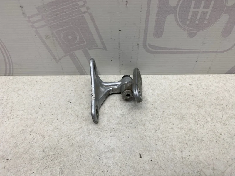 Петля передней левой двери верхняя Mercedes-benz 2008 W221