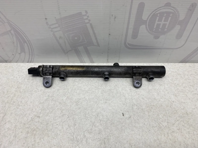 Топливная рампа правая Mercedes-benz 2007 W211