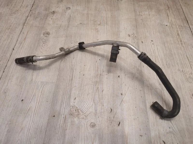 Трубопровод системы охлаждения VW Touareg 2 2010-2018 7P