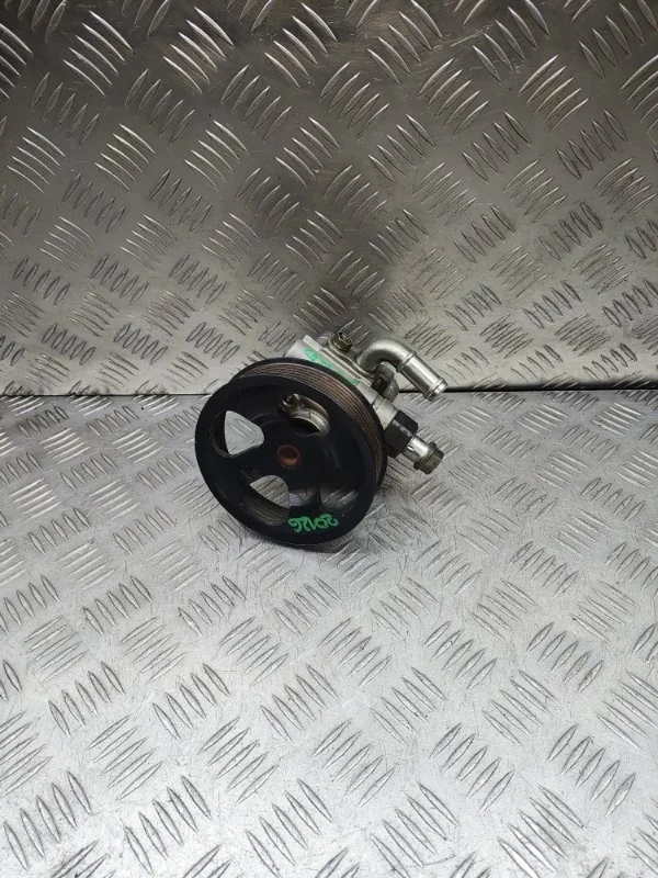 Насос ГУРа Toyota Rav4 4431042070 ACA20 ACA21 1AZFE