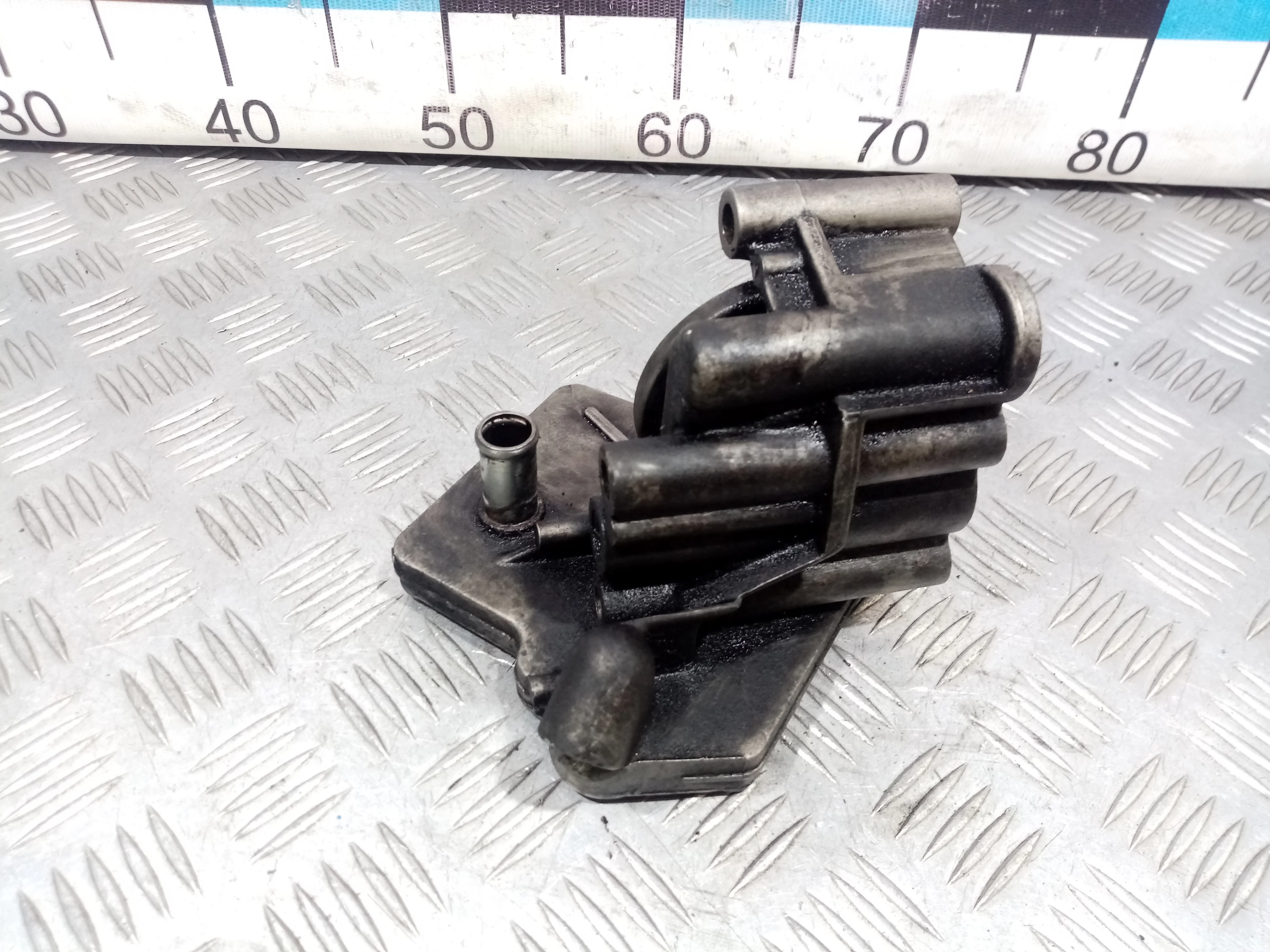 [ЧАСТЬ Б/У] Кронштейн масляного фильтра Transit - (Состояние: только кронштейн,без радиатора ) [Код: 00408507 ]