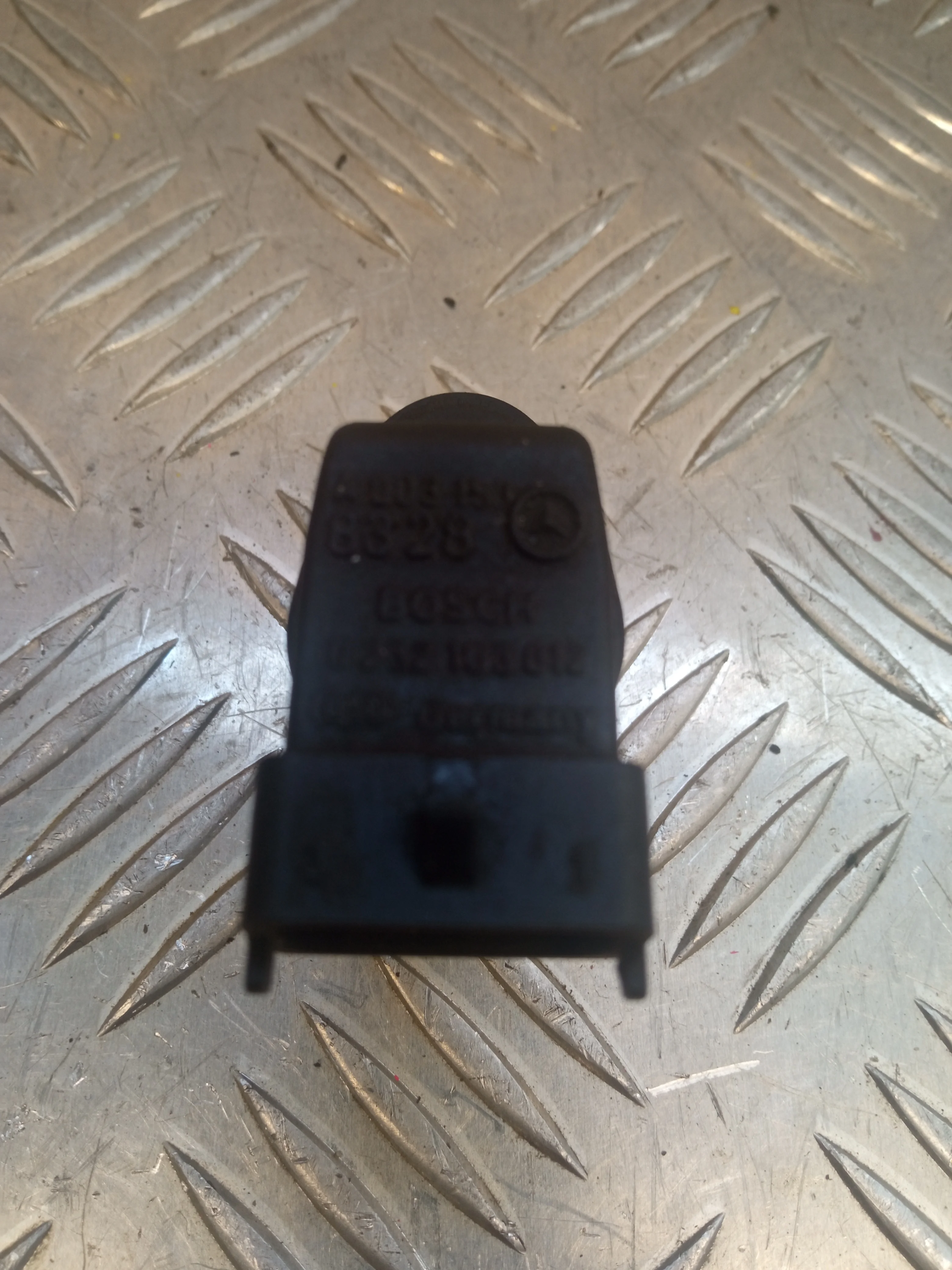 [Б/У] Датчик положения распредвала MB - Отличное состояние. [Код: 00352704 ]