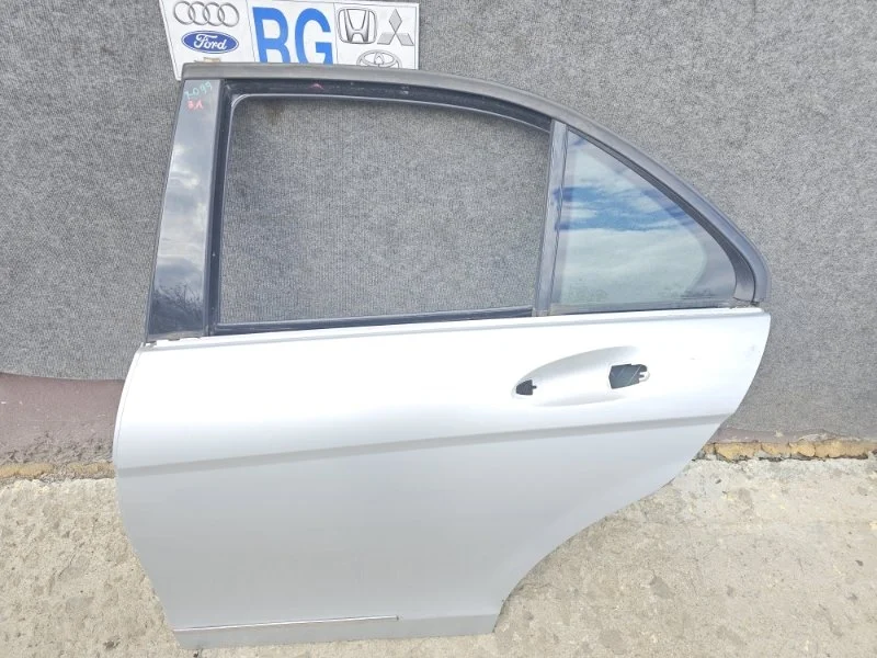 Дверь Mercedes-Benz -Class 2007 W204