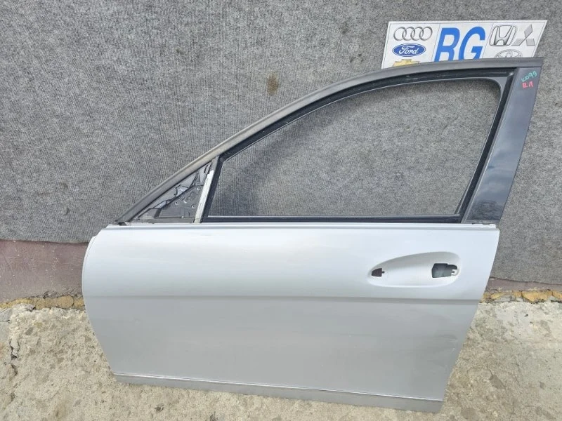 Дверь Mercedes-Benz -Class 2007 W204
