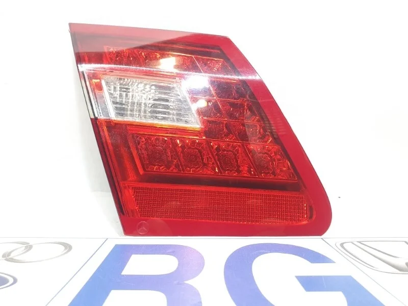 Фонарь крышки багажника Mercedes-Benz -Class 2010 W212