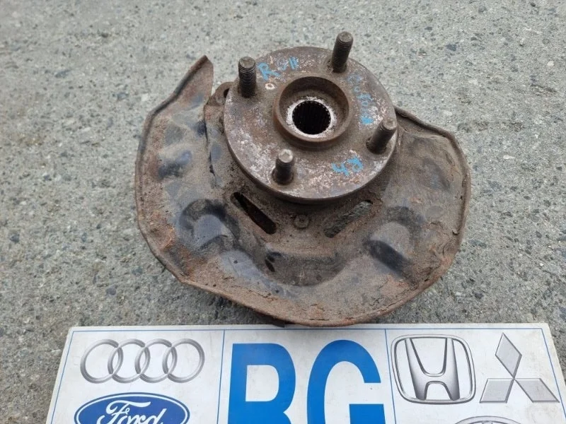 Поворотный кулак Toyota Corolla 120 2006 Хэтчбек