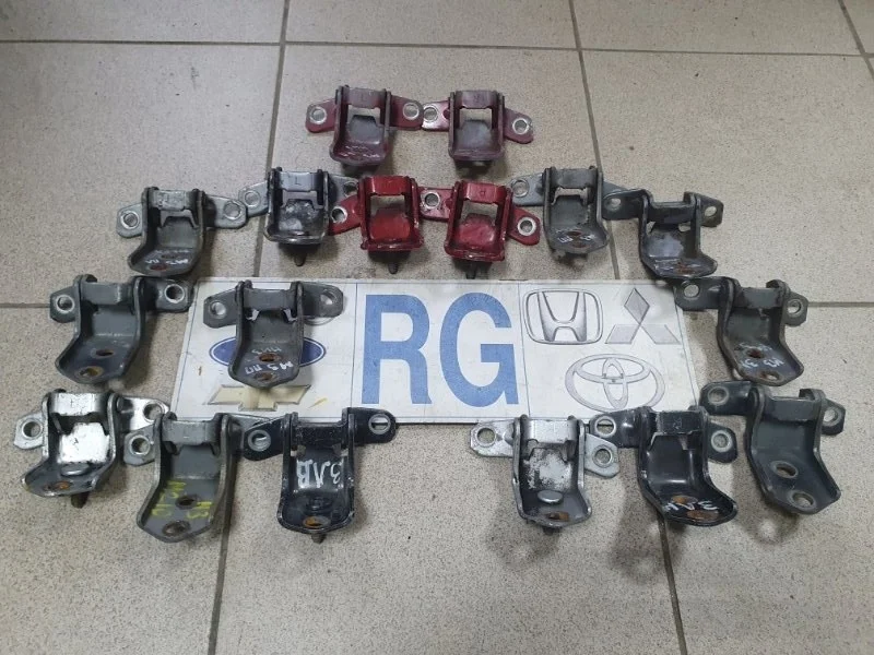Петля двери Mazda 3 BK 2005 Хэтчбек