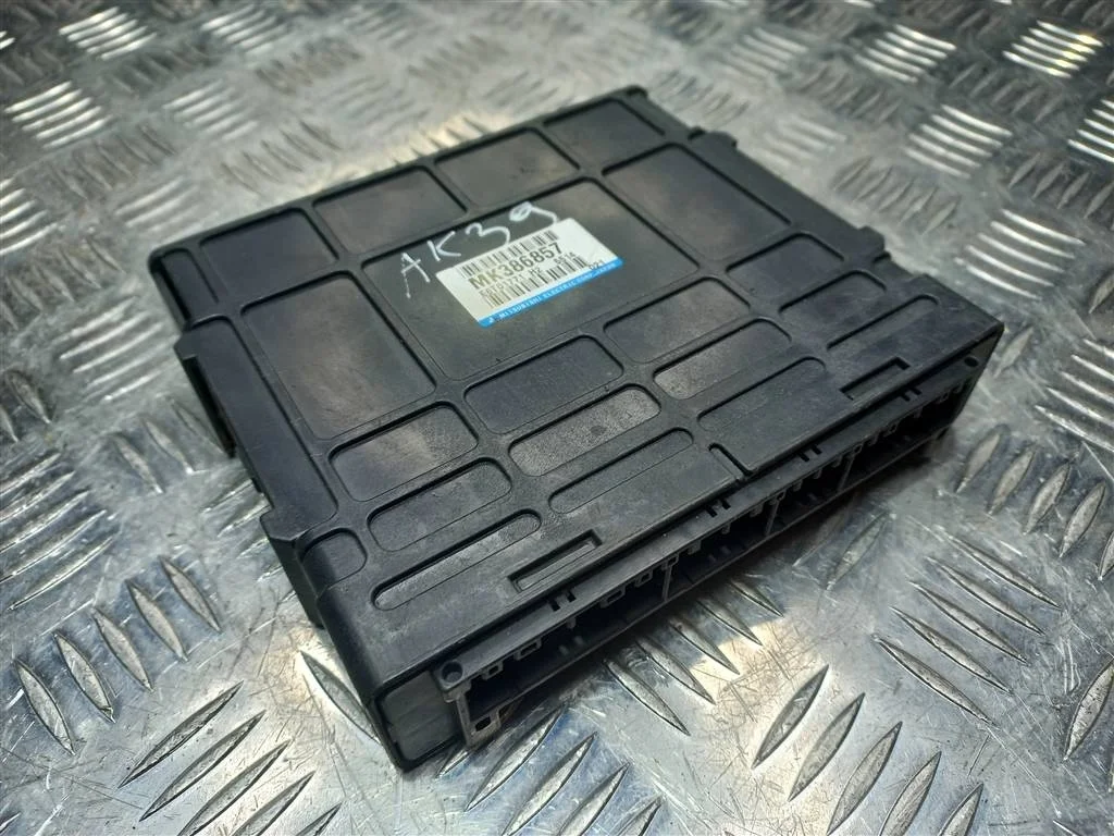 Блок управления двигателем MITSUBISHI PAJERO III