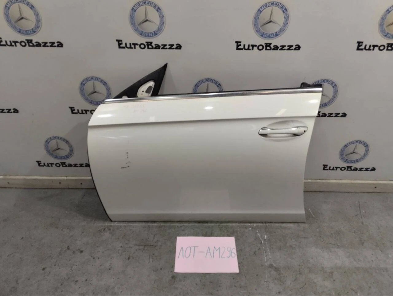 Дверь передняя левая Mercedes W219