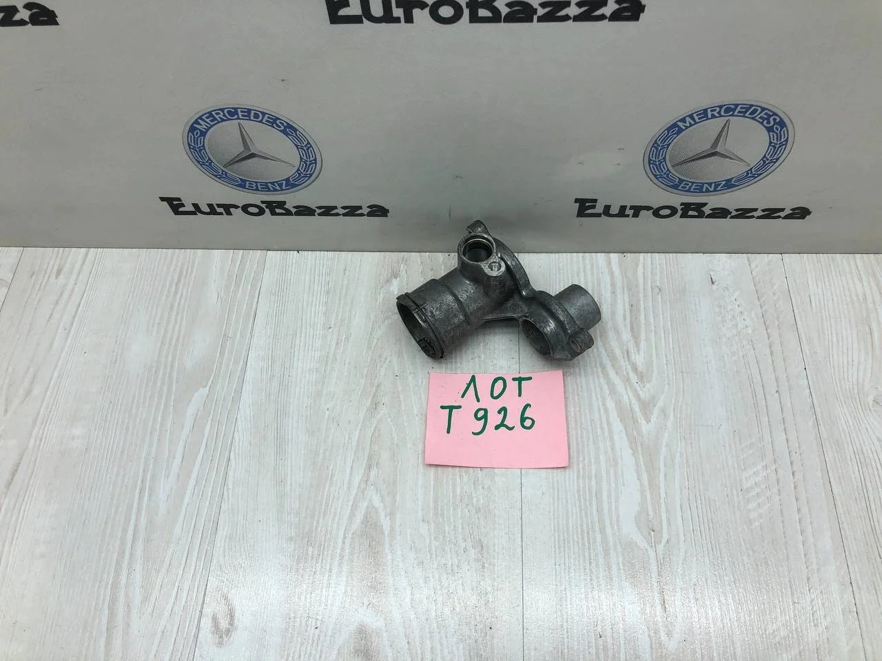 Соединительный штуцер термостата Mercedes W203