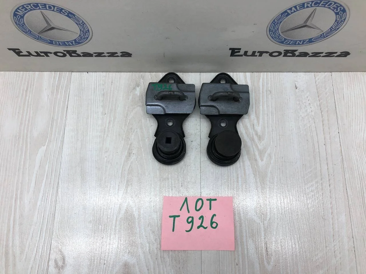 Фиксатор капота Mercedes W203