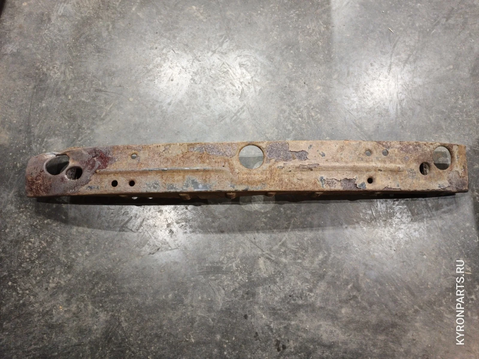 Усилитель бампера SsangYong Kyron 2009 D130