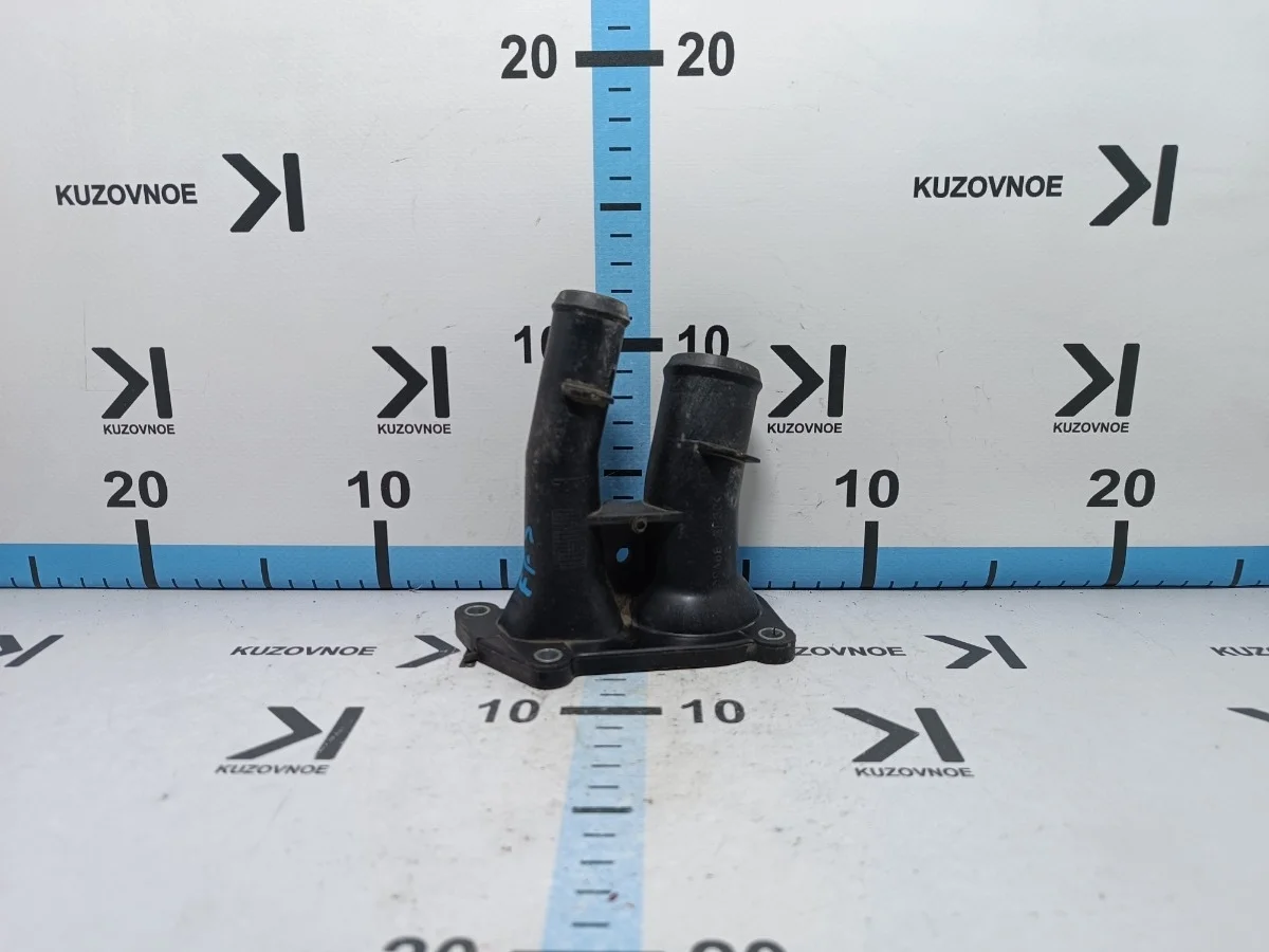 Корпус термостата Ford Focus 2015 CB8