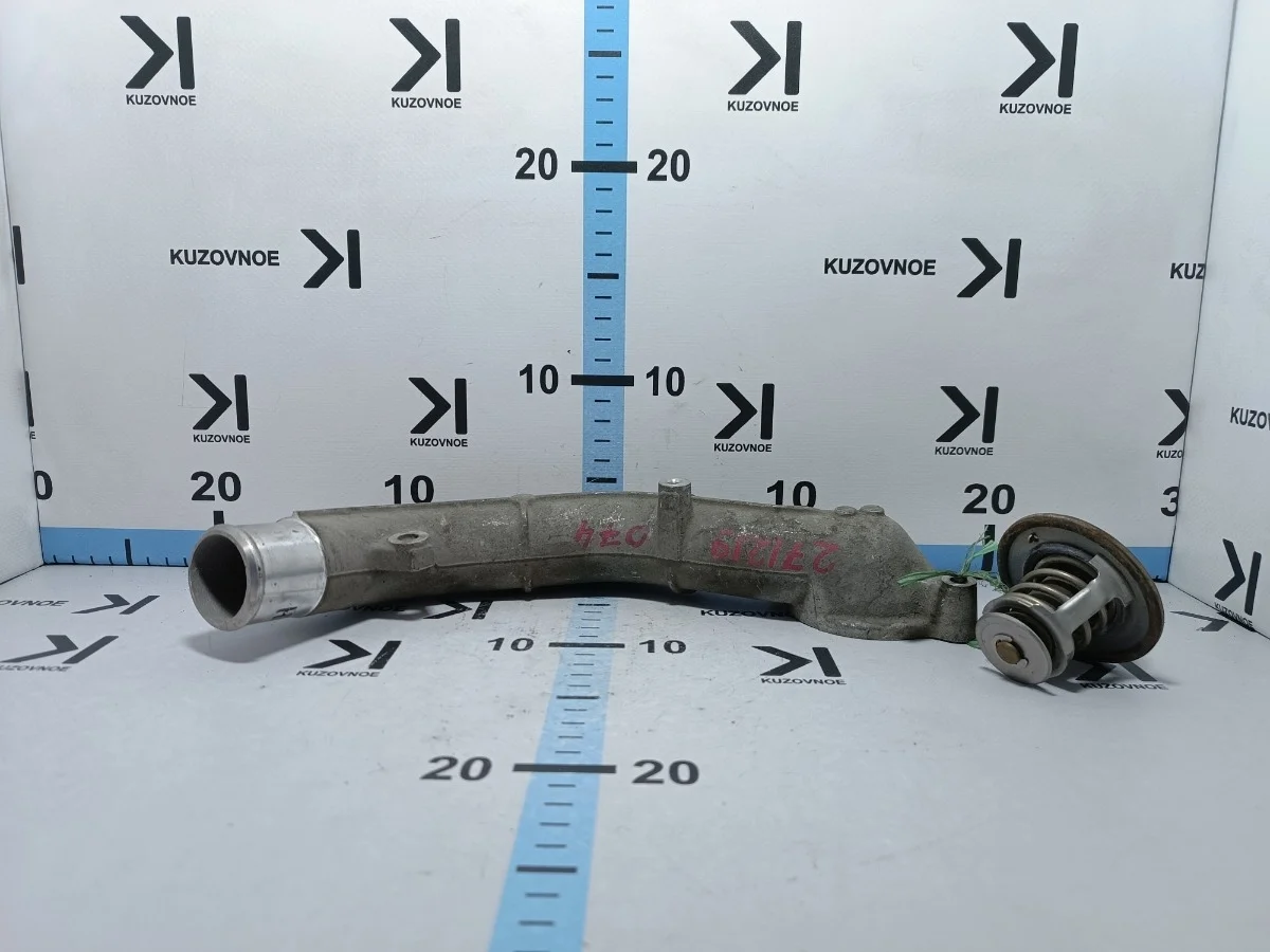 Корпус термостата Toyota Hilux 2011 AN10, AN20, AN30